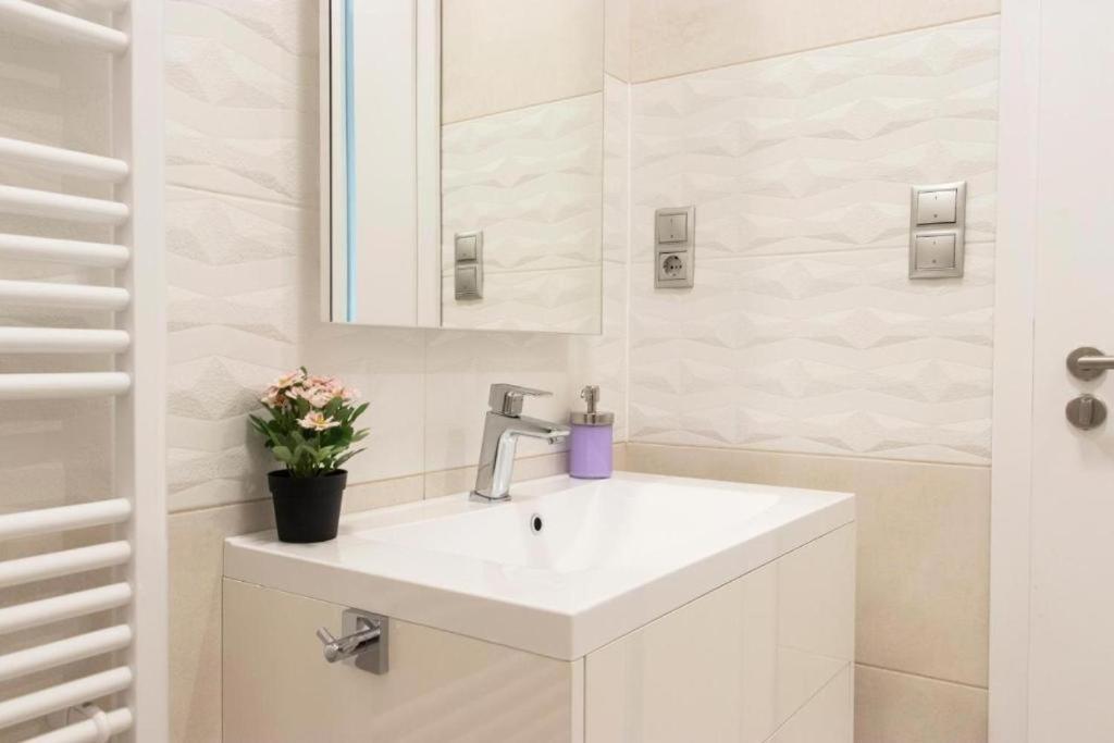 בודפשט Revay 20 Suites By Corall מראה חיצוני תמונה