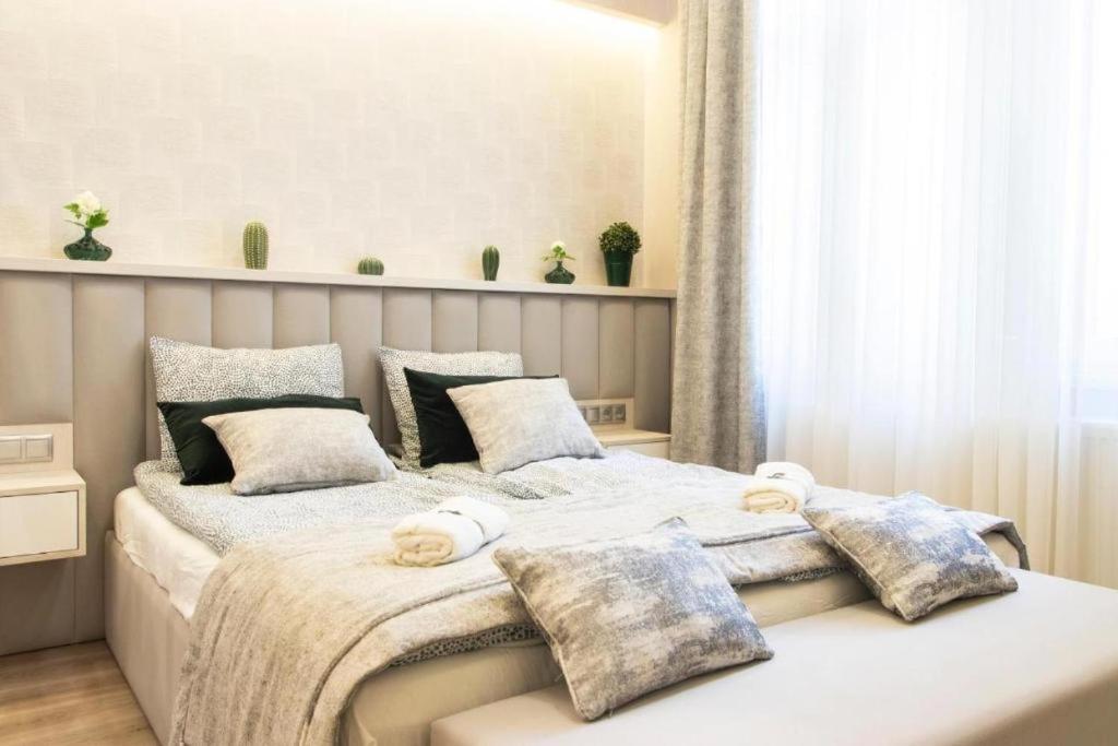 בודפשט Revay 20 Suites By Corall מראה חיצוני תמונה
