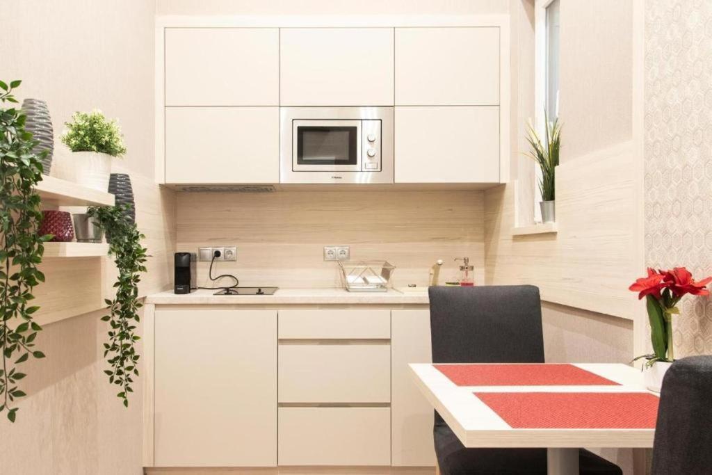 בודפשט Revay 20 Suites By Corall מראה חיצוני תמונה
